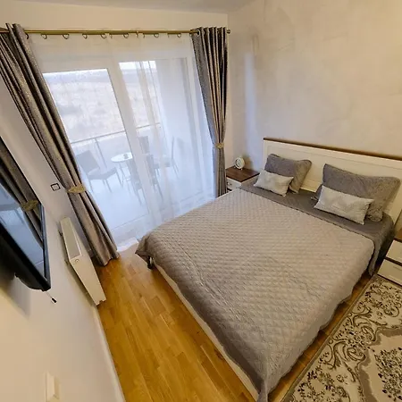 Grand Park Nude Iulius Mall Apartman